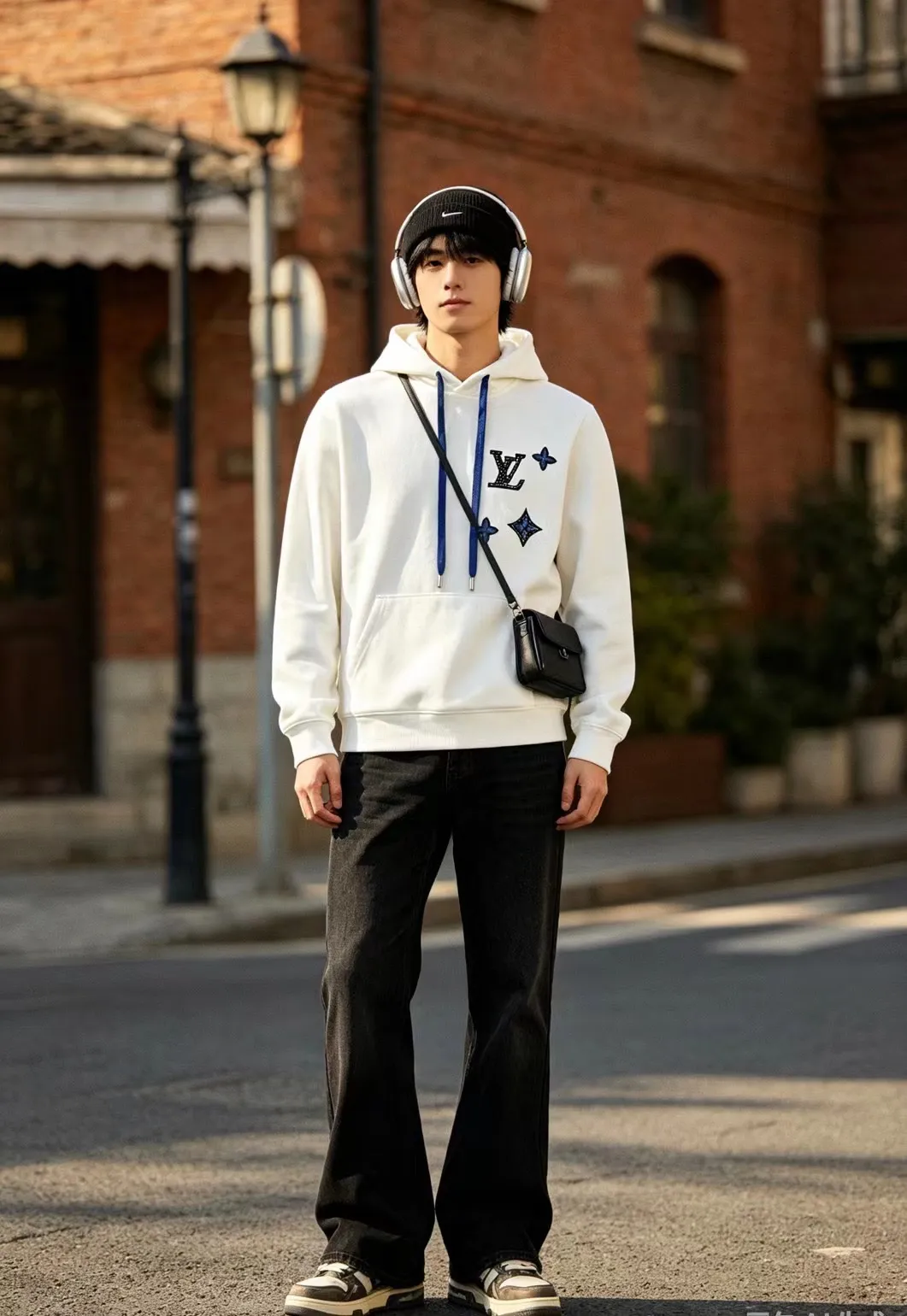 Louis Vuitton/Louis Vuitton rivet presbyopic letter hooded sweatshirt